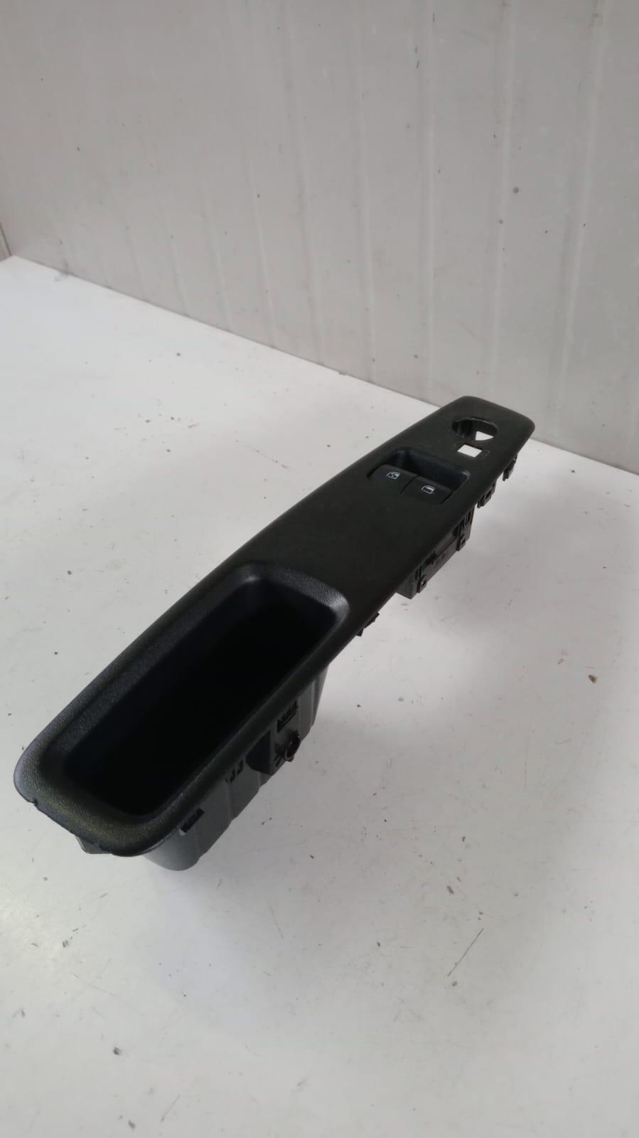 Pulsantiera Anteriore Sinistra HYUNDAI i10 Serie (AC3, AI3) (19>)