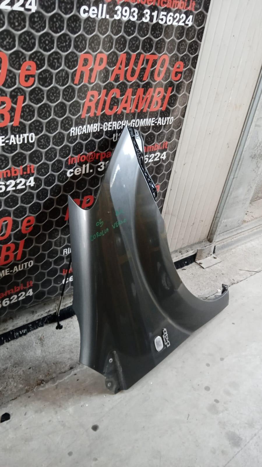 Parafango Anteriore Destro TOYOTA Corolla Verso 2° Serie