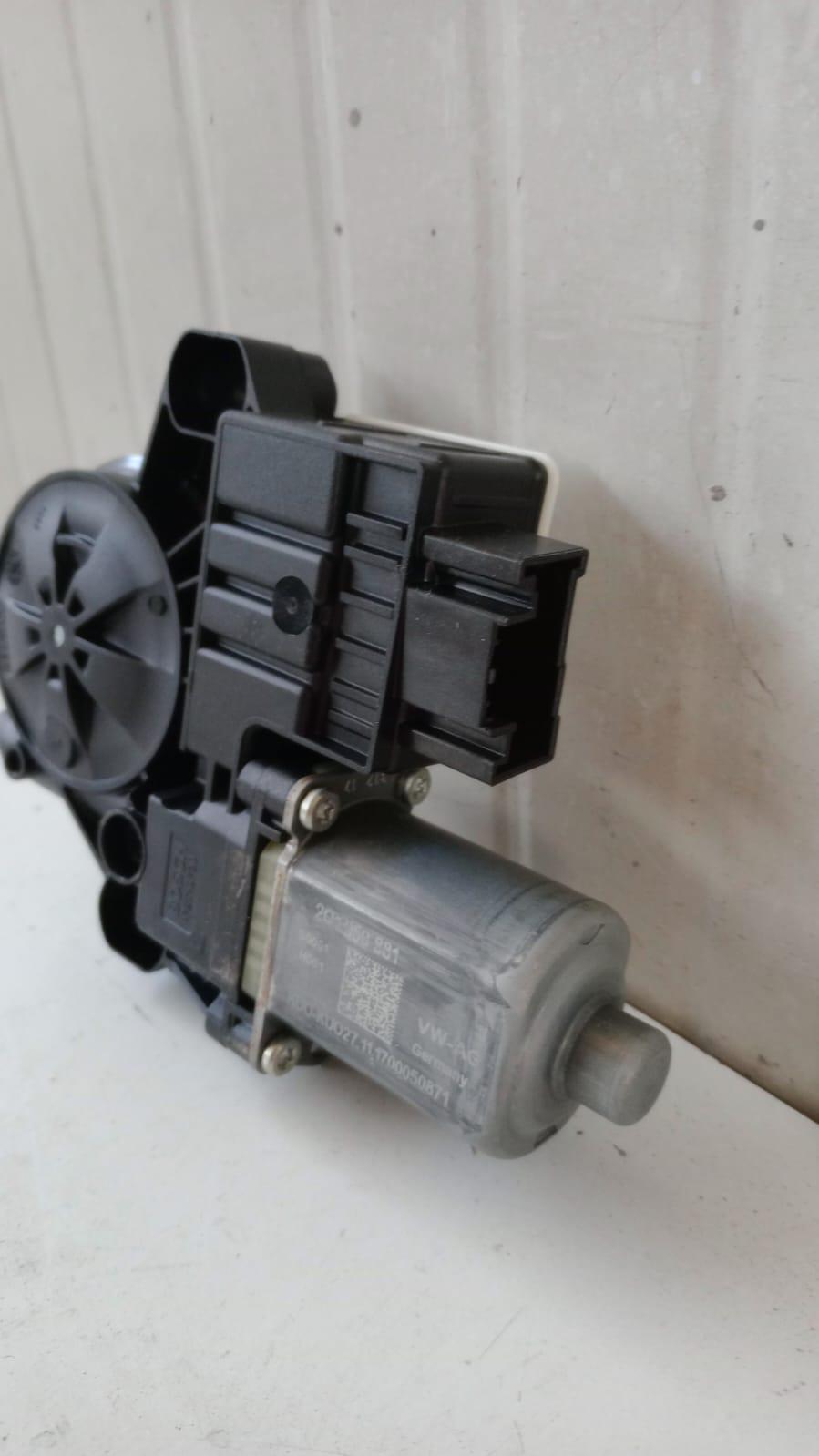 Motorino Alzavetro Anteriore Sinistro VOLKSWAGEN Polo 6° Serie