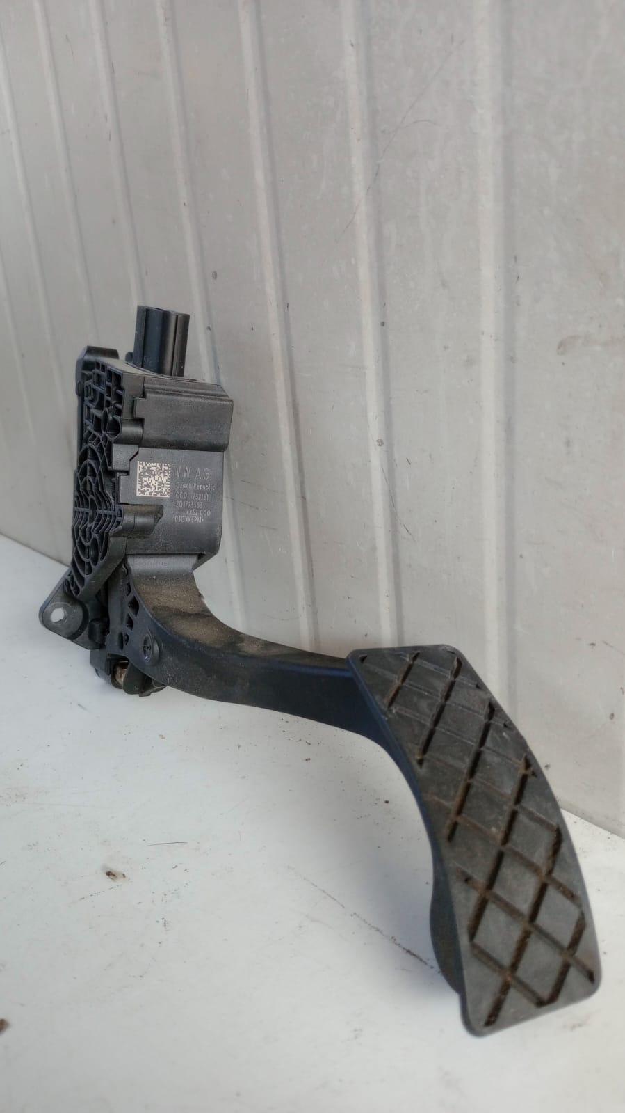 Pedale acceleratore VOLKSWAGEN Polo 6° Serie