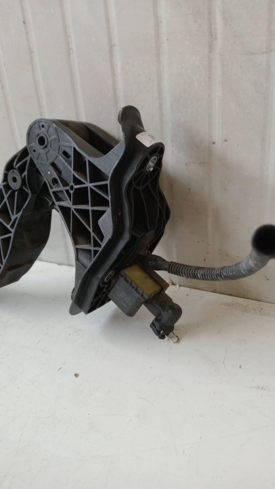 Pedale frizione VOLKSWAGEN Polo 6° Serie