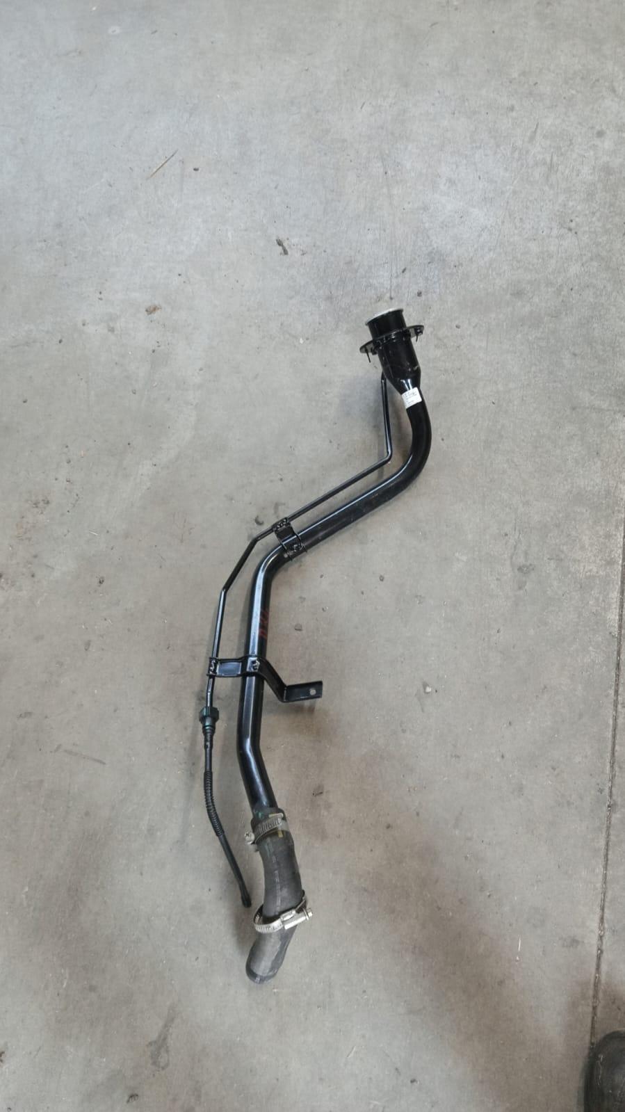 Tubo flessibile riempimento serbatoio carburante DR 4.0 Serie (21>)