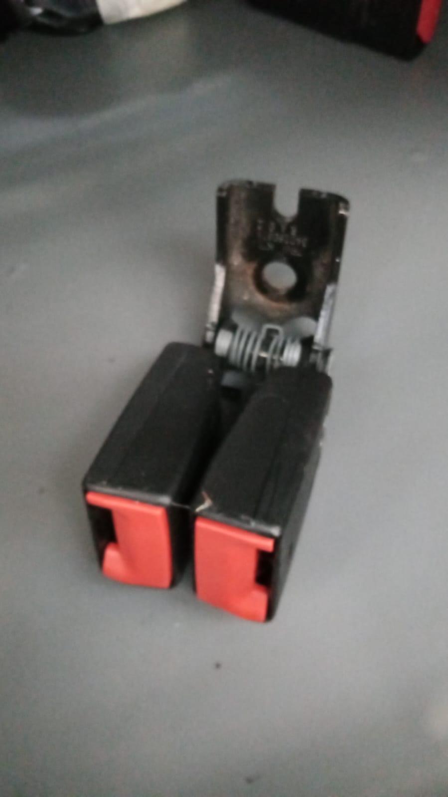 Aggancio cintura di sicurezza posteriore FORD Fiesta 6° Serie