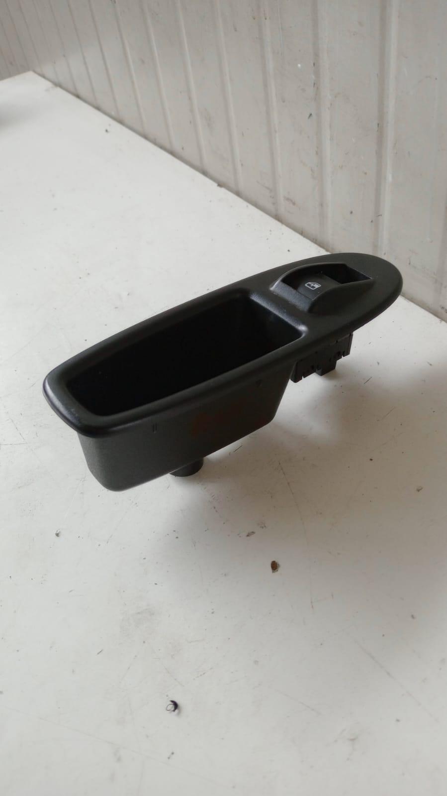 Pulsantiera Posteriore Sinistra FIAT 500 L Serie (351_352) (12>)