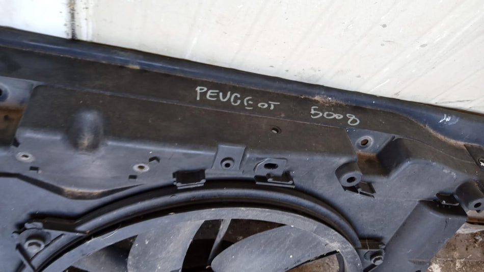Staffe calandra anteriore PEUGEOT 5008 1° Serie