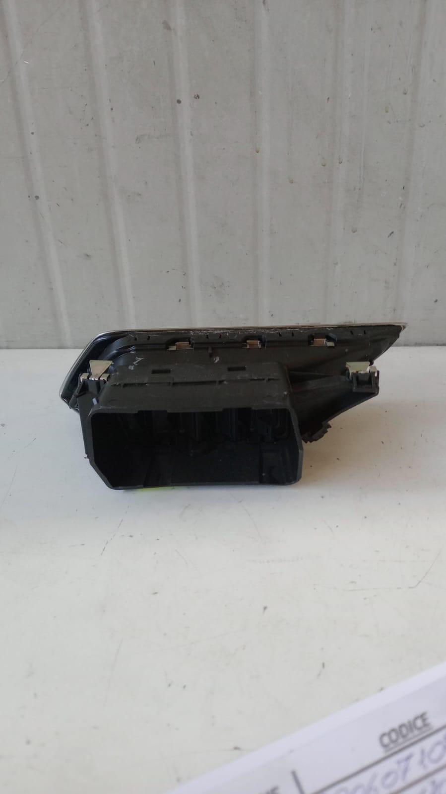 Bocchetta aria cruscotto SX PEUGEOT 3008 Serie (16>23)