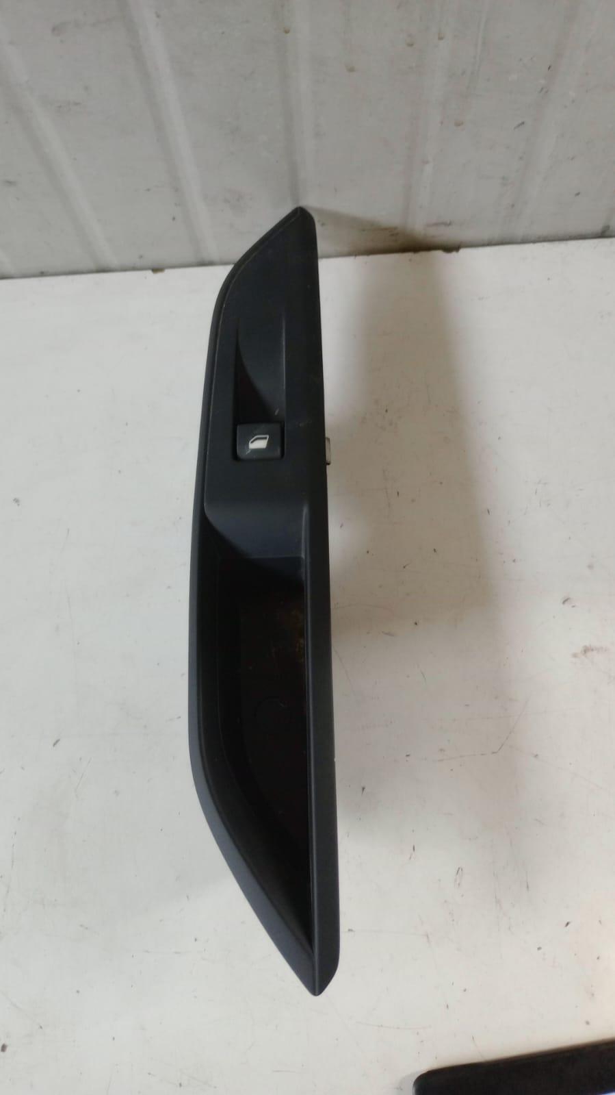 Pulsantiera Posteriore Sinistra PEUGEOT 3008 Serie (16>23)