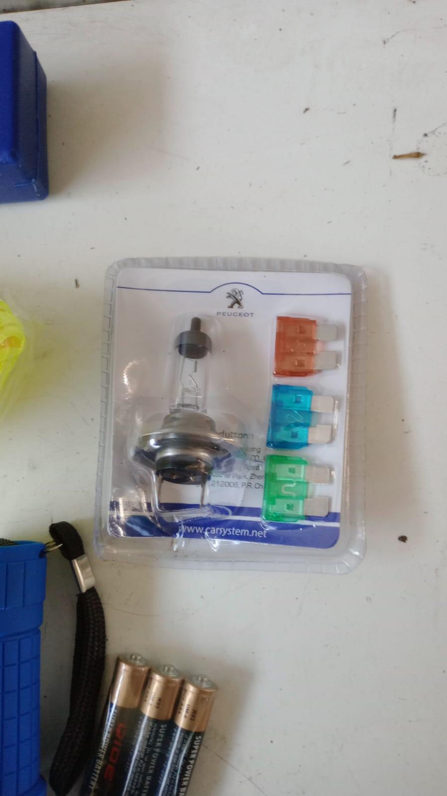kit triangolo emergenza PEUGEOT 3008 Serie (16>23)
