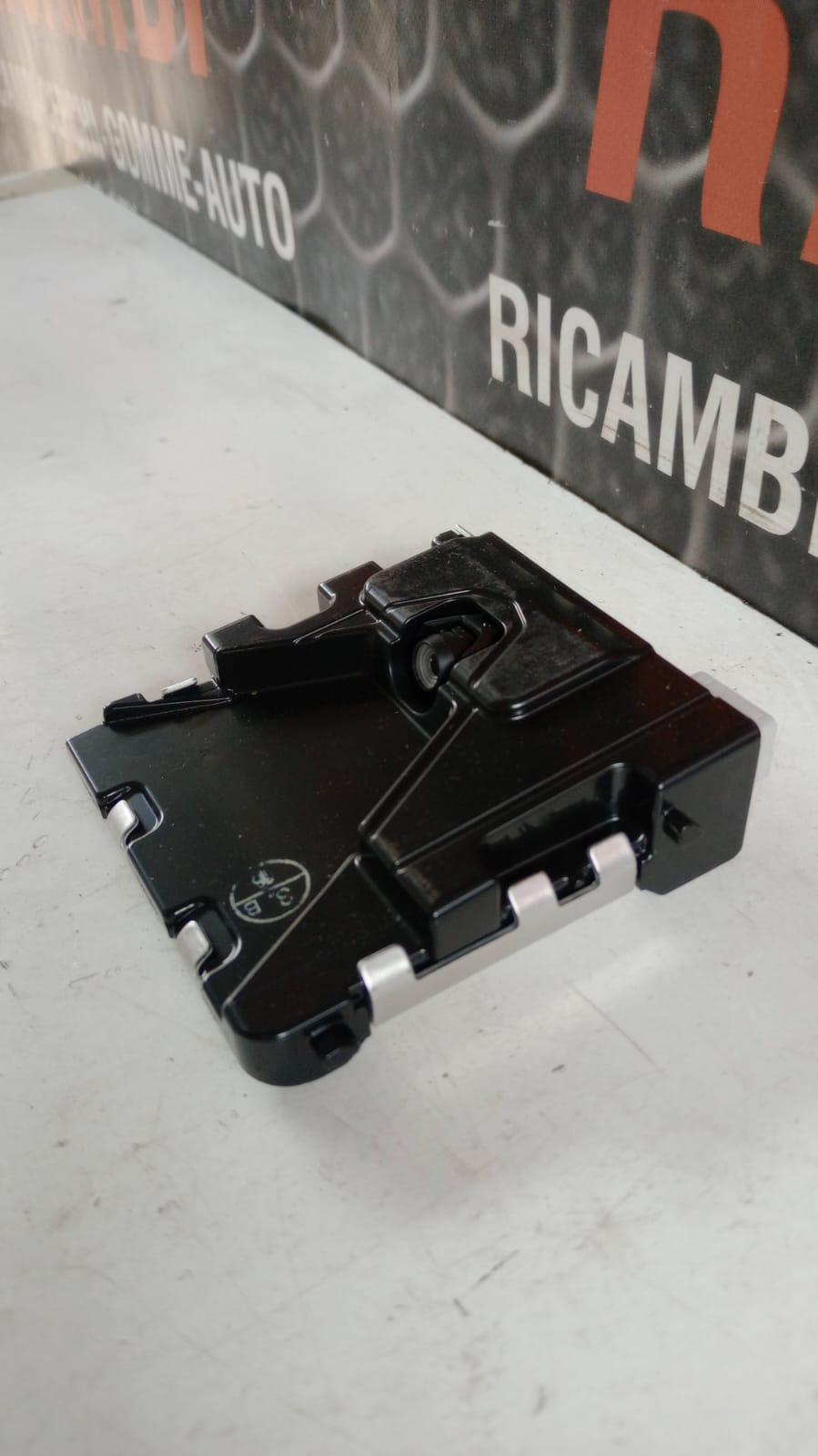 Telecamera anteriore LEXUS RX Serie (L2) (15>)