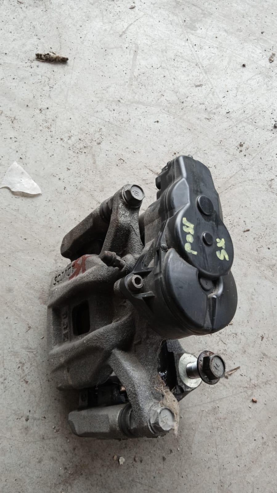 Pinza Freno Posteriore Sinistra LEXUS RX Serie (L2) (15>)