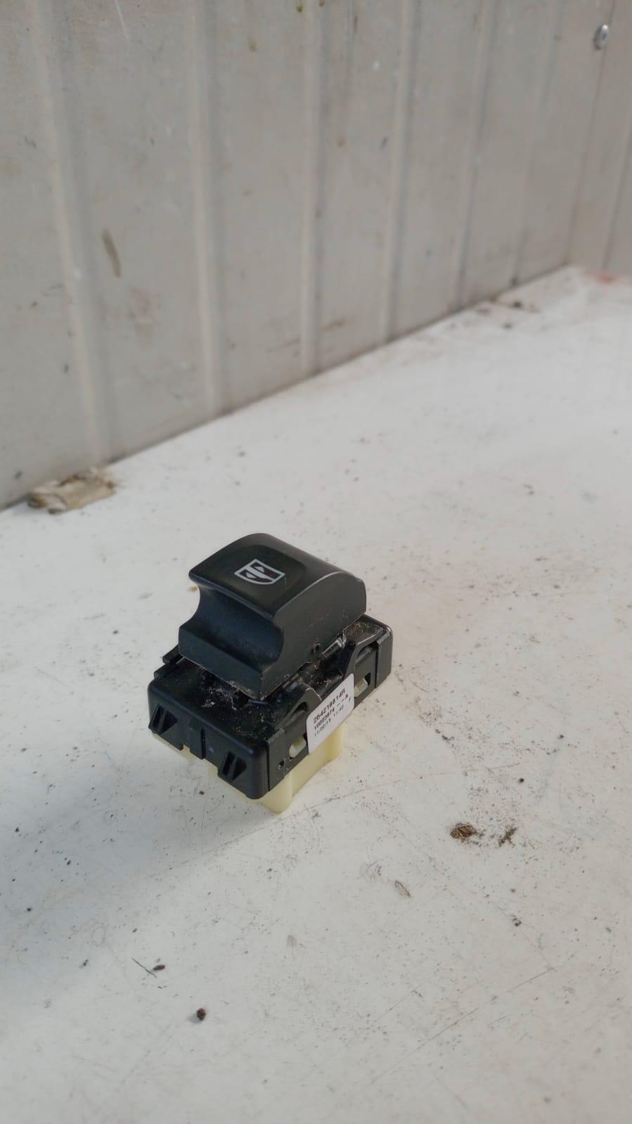 Pulsantiera Anteriore Destra RENAULT Clio Serie IV (12>19)