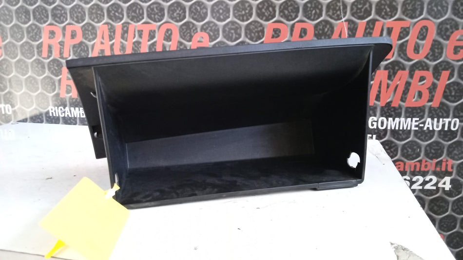 Cassetto porta oggetti KIA Sportage Serie (10>16)