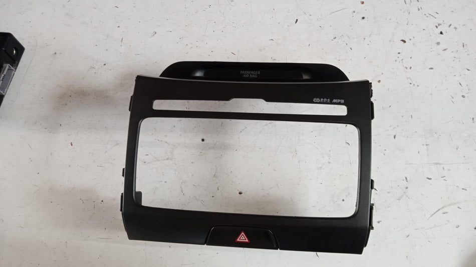 Cornice autoradio KIA Sportage Serie (10>16)
