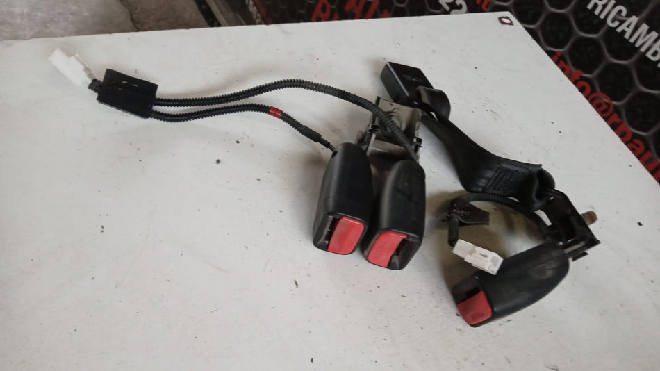 Aggancio cintura di sicurezza posteriore KIA Sportage Serie (10>16)