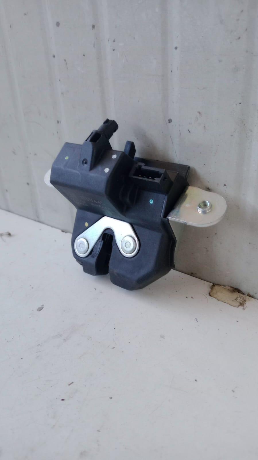 Serratura portellone posteriore OPEL Corsa C 5P 2° Serie