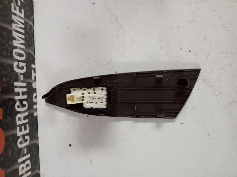 Pulsantiera Anteriore Destra TOYOTA IQ 1° Serie