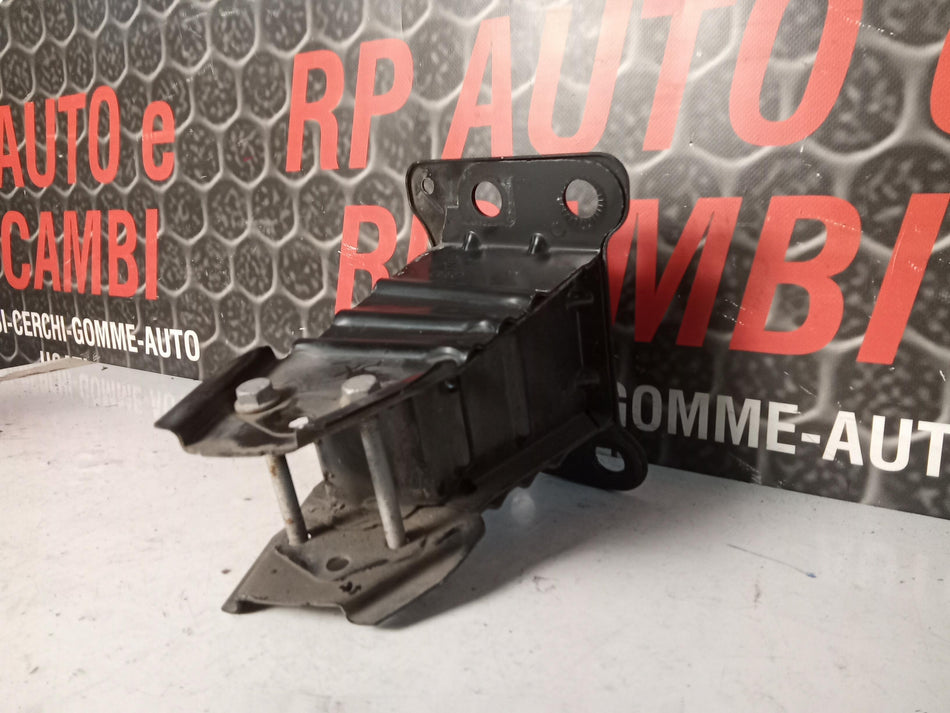Puntale anteriore SX culla motore AUDI A3 Cabriolet Serie (8P7) (08>13)