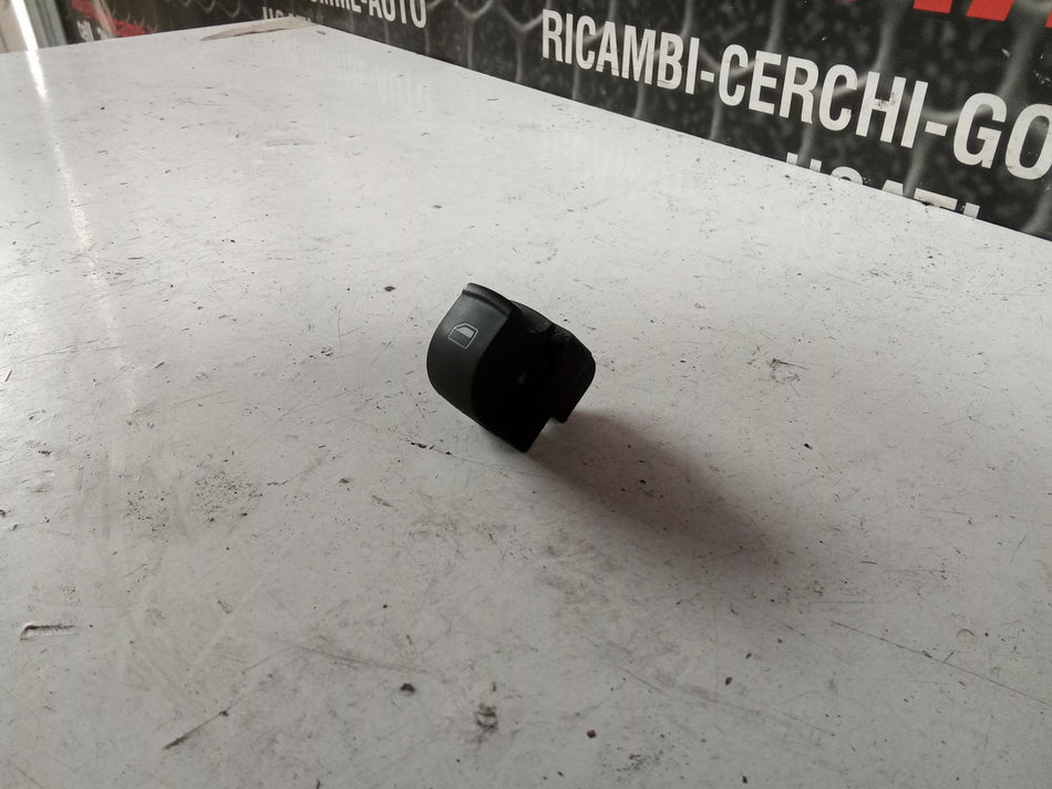 Pulsantiera Anteriore Destra AUDI A3 Cabriolet Serie (8P7) (08>13)