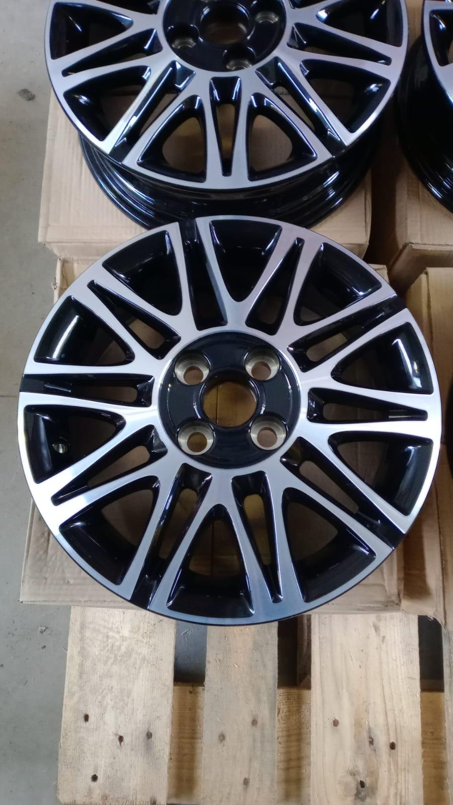 4 Cerchi in lega TOYOTA Aygo X Serie (22>)