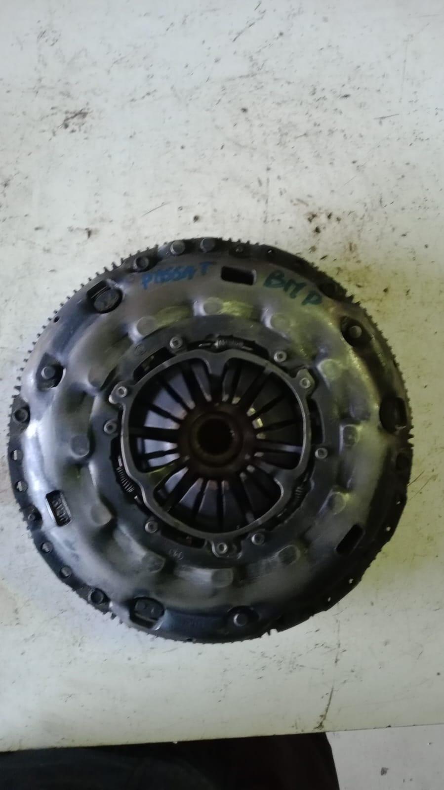 Kit Frizione e Volano VOLKSWAGEN Passat Berlina 5° Serie