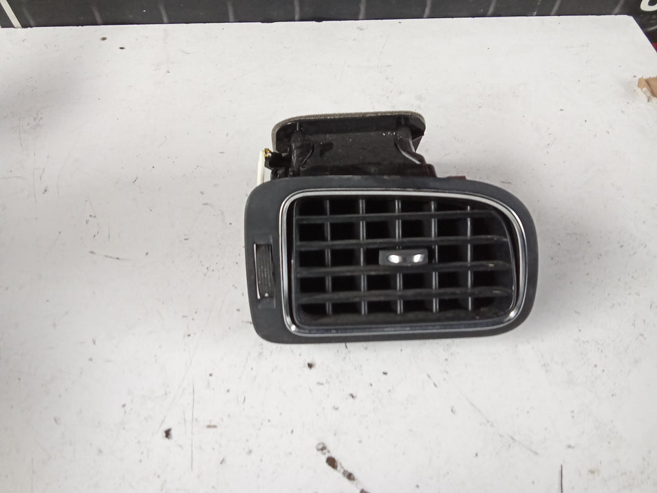 Bocchetta aria cruscotto DX VOLKSWAGEN Polo 5° Serie