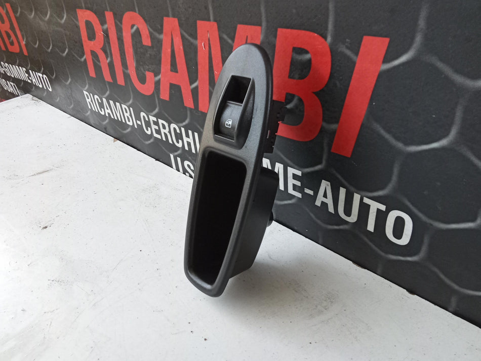 Pulsantiera Posteriore Destra FIAT 500 L Serie (351_352) (12>)