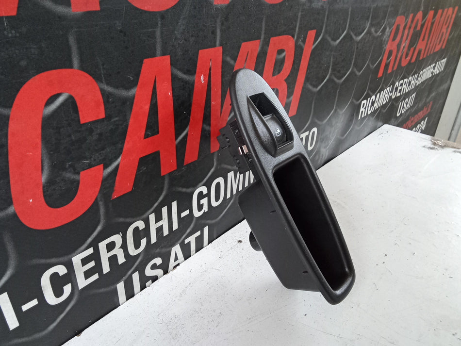 Pulsantiera Posteriore Sinistra FIAT 500 L Serie (351_352) (12>)