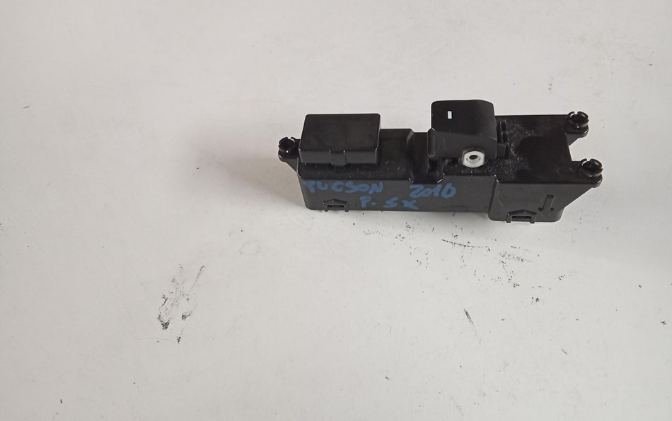 Pulsantiera Posteriore Sinistra HYUNDAI Tucson serie