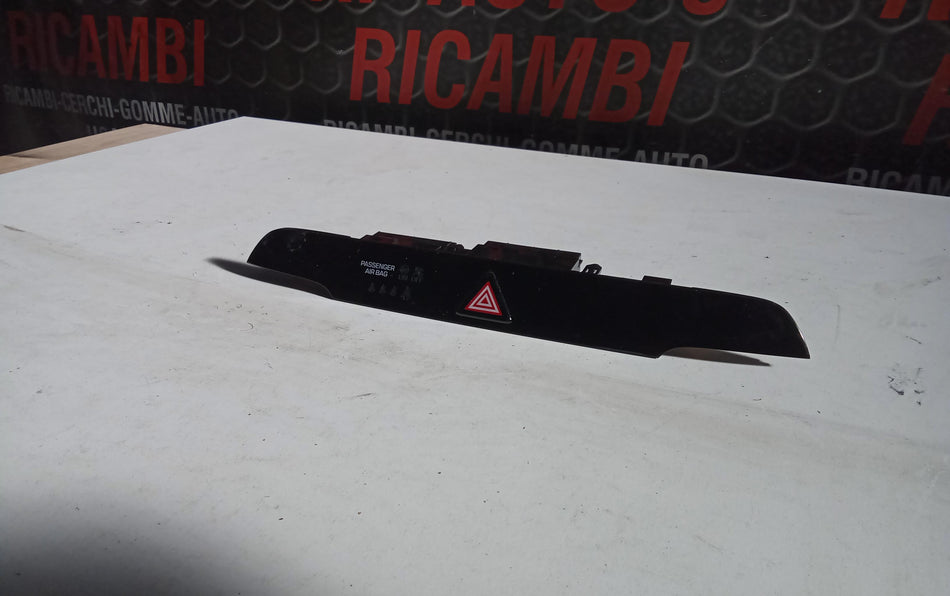 Pulsante luci di emergenza HYUNDAI Tucson serie