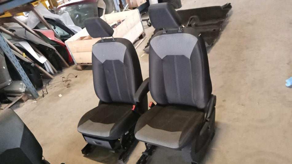 Sedili FORD EcoSport Serie (12>)