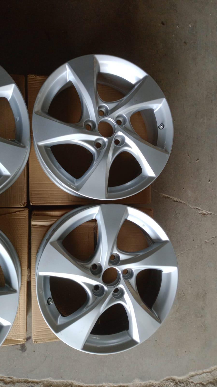 4 Cerchi in lega TOYOTA C-HR Ibrida (16>23)