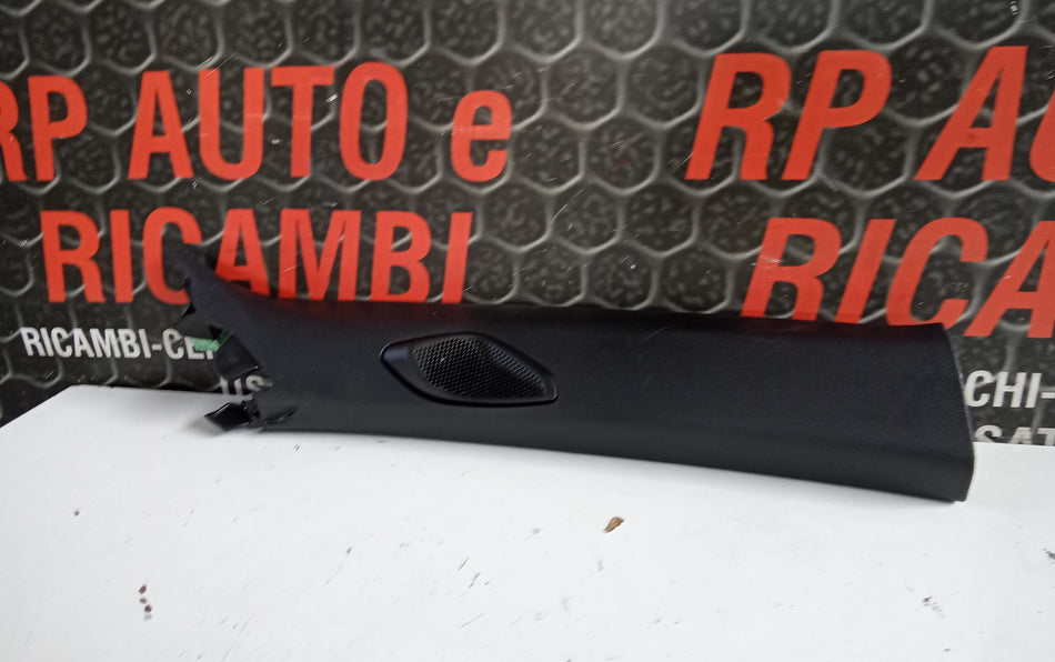 Rivestimento montante anteriore DX PEUGEOT 2008 Serie (19>)