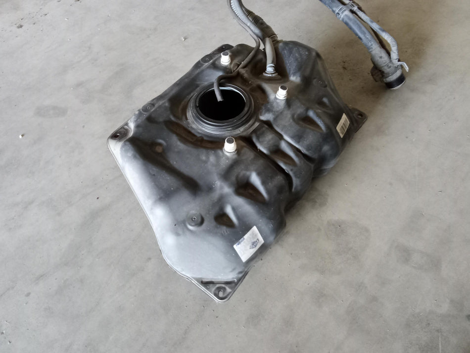 Serbatoio carburante TOYOTA Yaris Serie (17>20)
