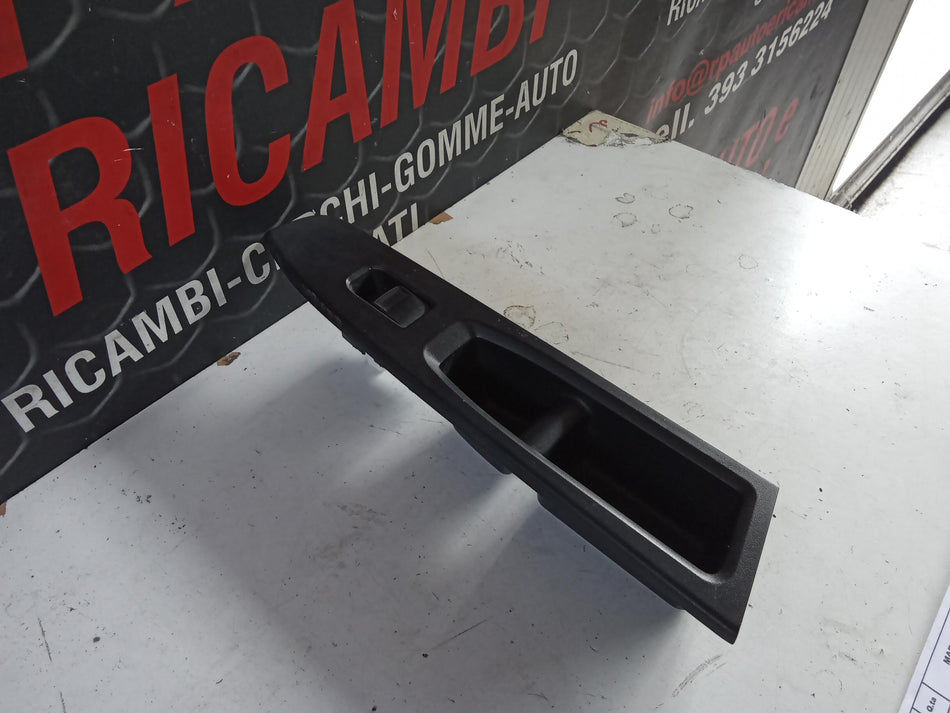 Pulsantiera Anteriore Destra TOYOTA Yaris Serie (17>20)