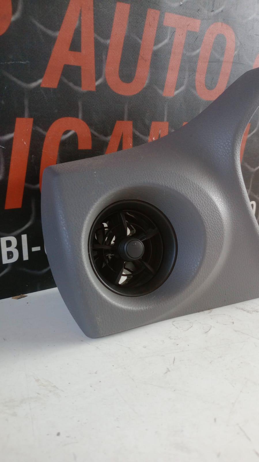 Bocchetta aria cruscotto SX TOYOTA Yaris Serie (17>20)
