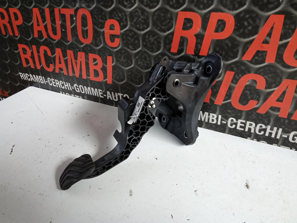 Pedale frizione RENAULT Captur Serie (19>)