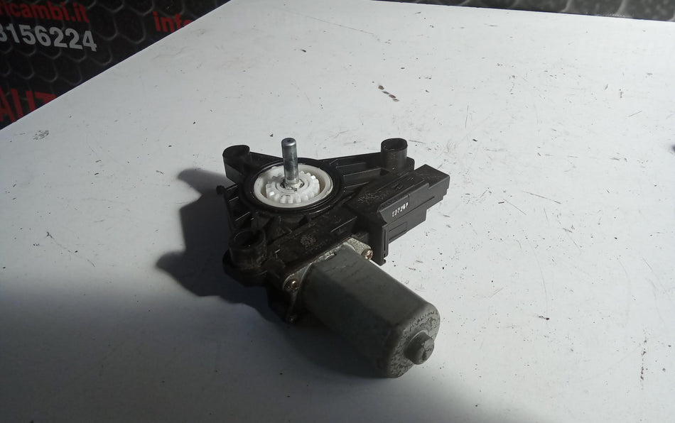 Motorino Alzavetro posteriore destra VOLVO V40 Serie (16>)