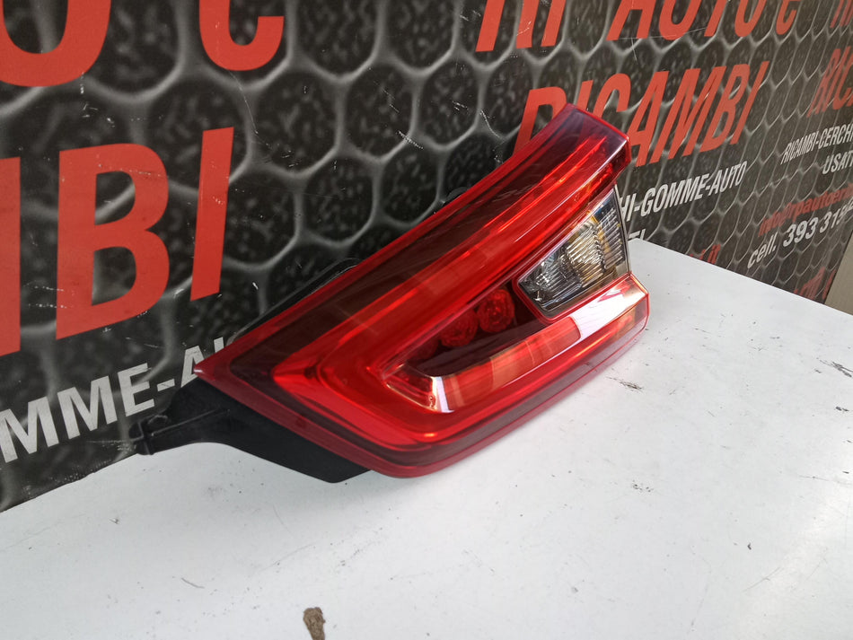 Stop Posteriore Destro Integrato nel Portello NISSAN Qashqai Serie