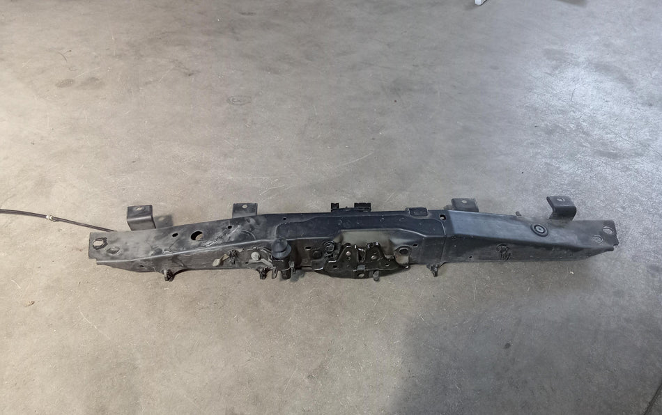 Traversa batticofano NISSAN Qashqai Serie