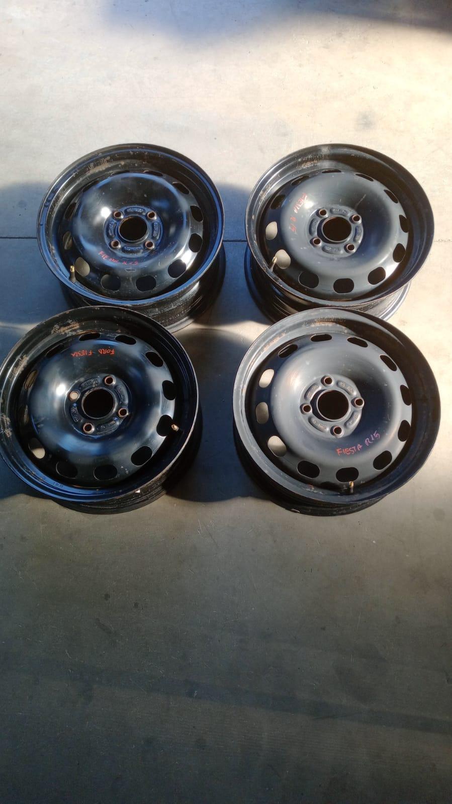 4 Cerchi in FERRO FORD Fiesta 6° Serie