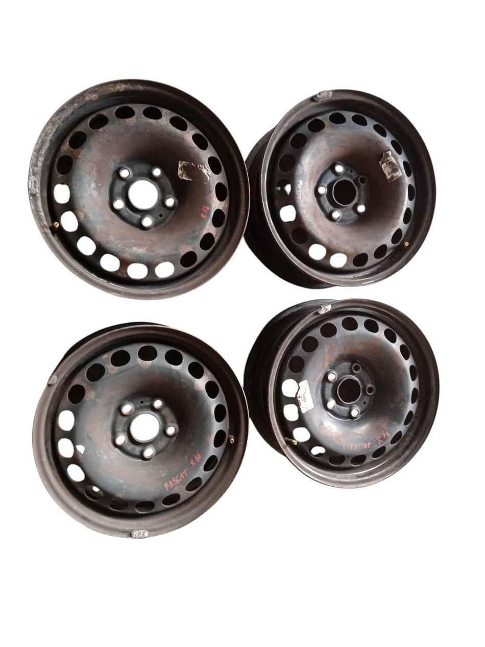 4 Cerchi in FERRO VOLKSWAGEN Passat Berlina 4° Serie