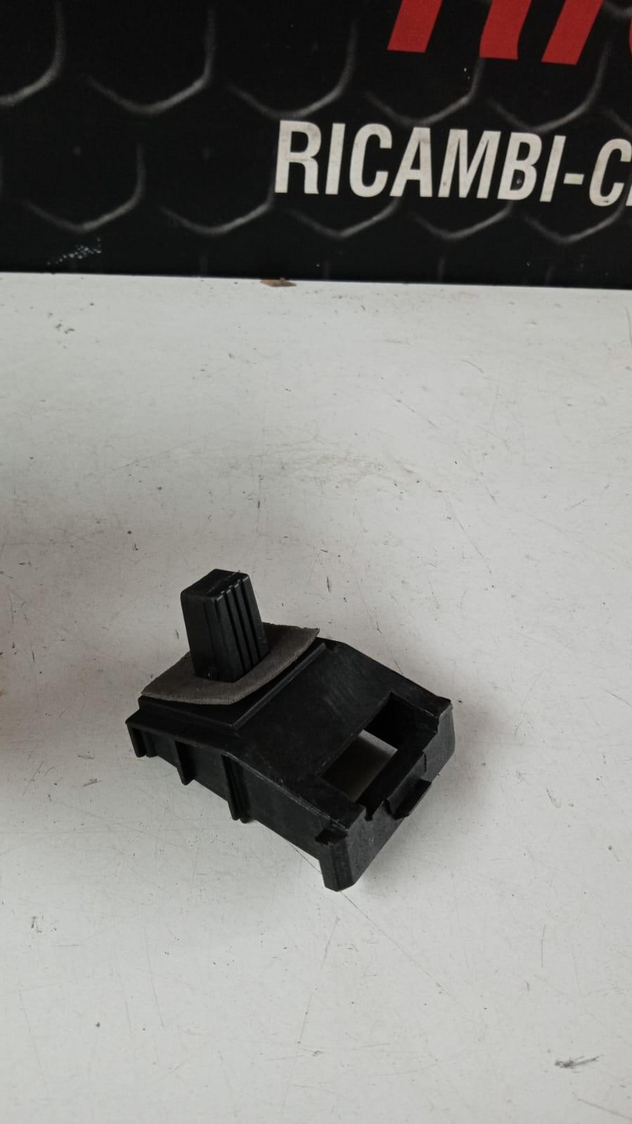 Morsetto laterale paraurti anteriore GREAT WALL MOTOR Hover Serie (06>)