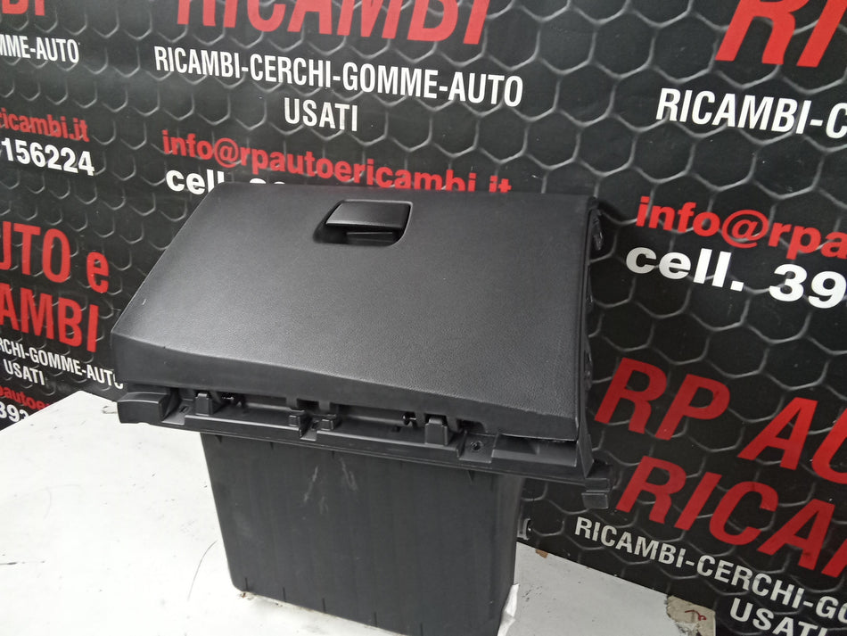 Cassetto porta oggetti KIA Rio 4° Serie