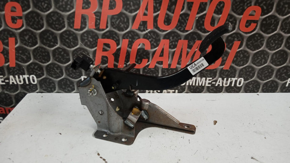 Pedale frizione KIA Rio 4° Serie