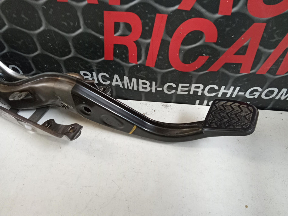 Pedale Freno TOYOTA Yaris Serie (17>20)
