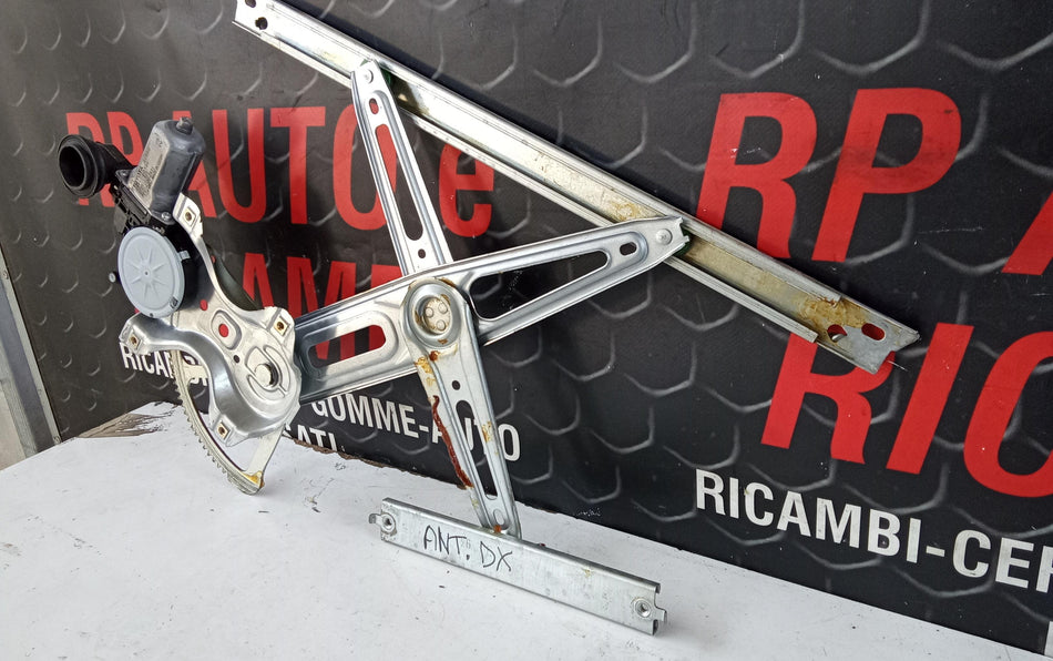Alzacristallo elettrico ant. DX TOYOTA Yaris Serie (17>20)