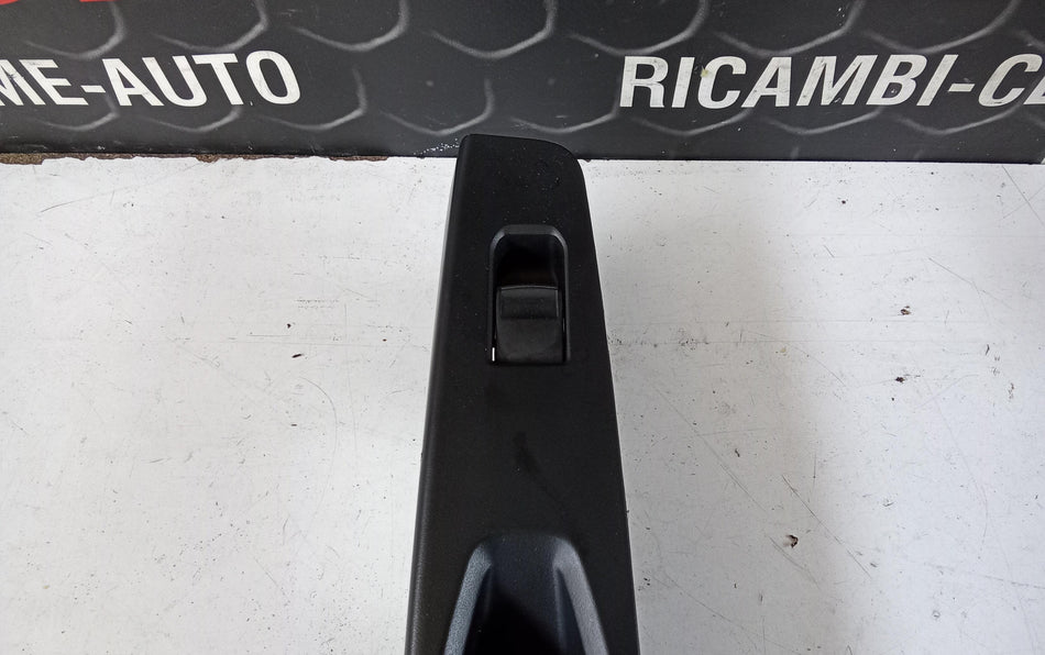 Pulsantiera Posteriore Destra TOYOTA Yaris Serie (17>20)