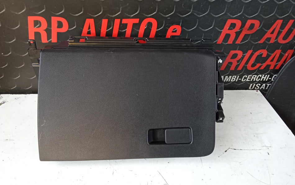 Cassetto porta oggetti KIA CEED Sportwagon Serie (CD) (18>)