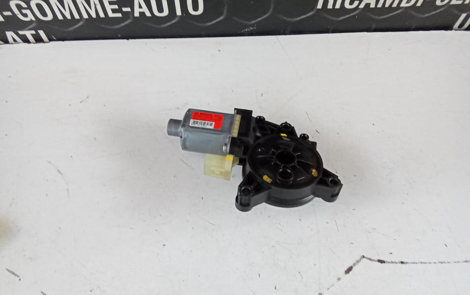 Motorino Alzavetro posteriore destra KIA CEED Sportwagon Serie (CD) (18>)