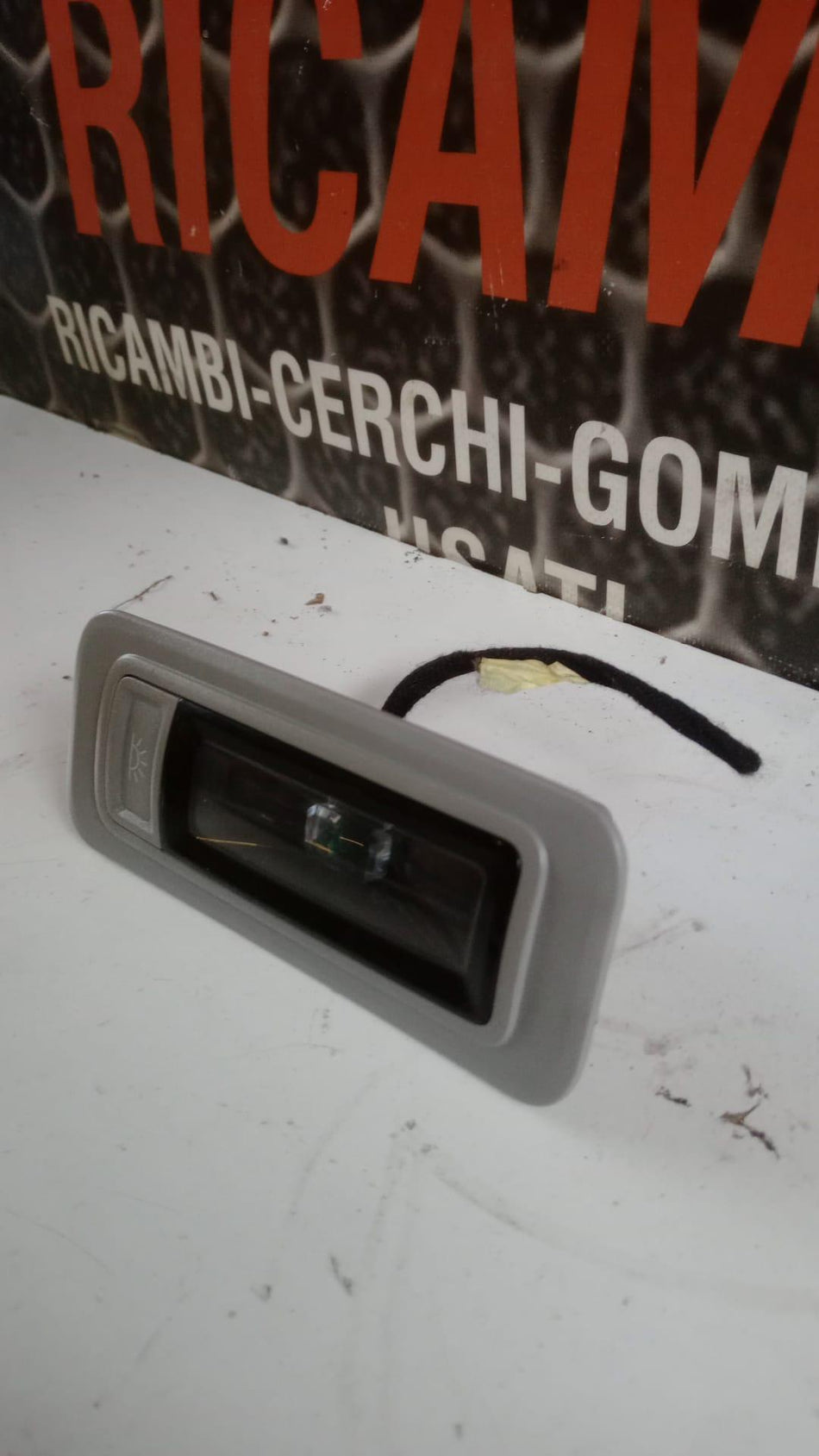 Luce di cortesia anteriore DR 6.0 Serie (22>)